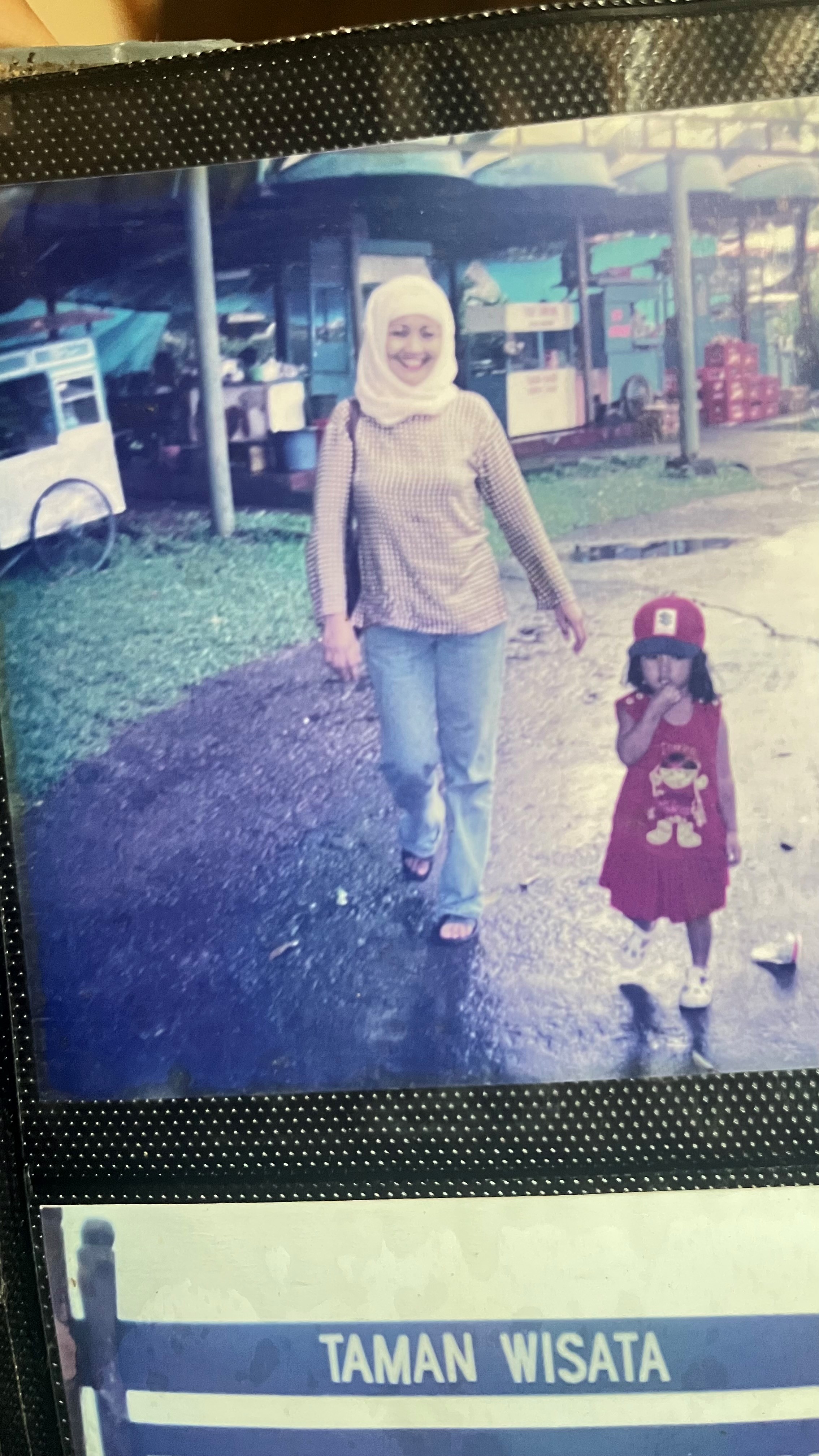 Mama dengan anak pertamanya